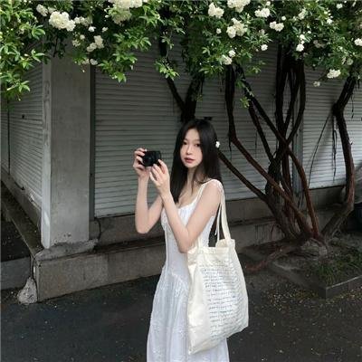 亡者之谜海报